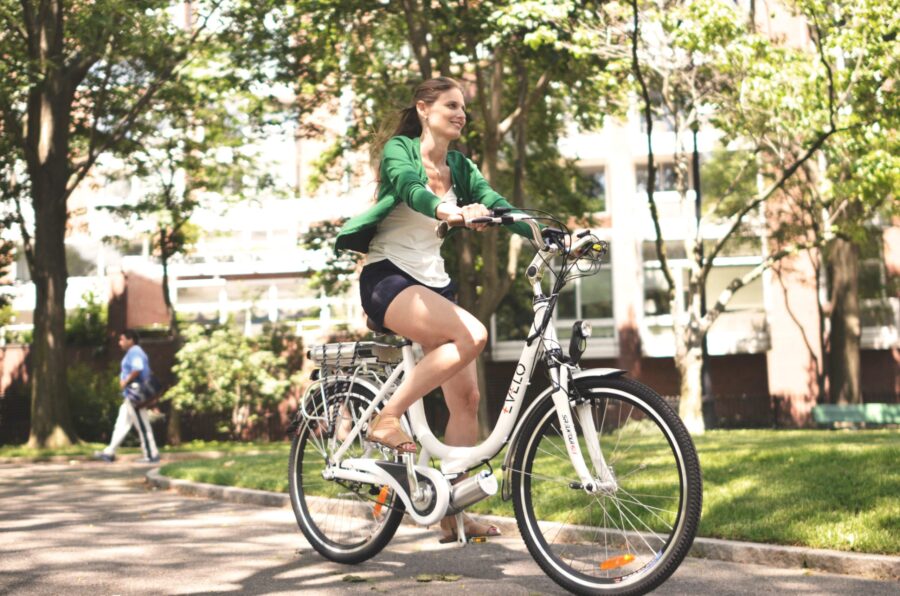 Service de livraison : l’importance de miser sur les vélos électriques